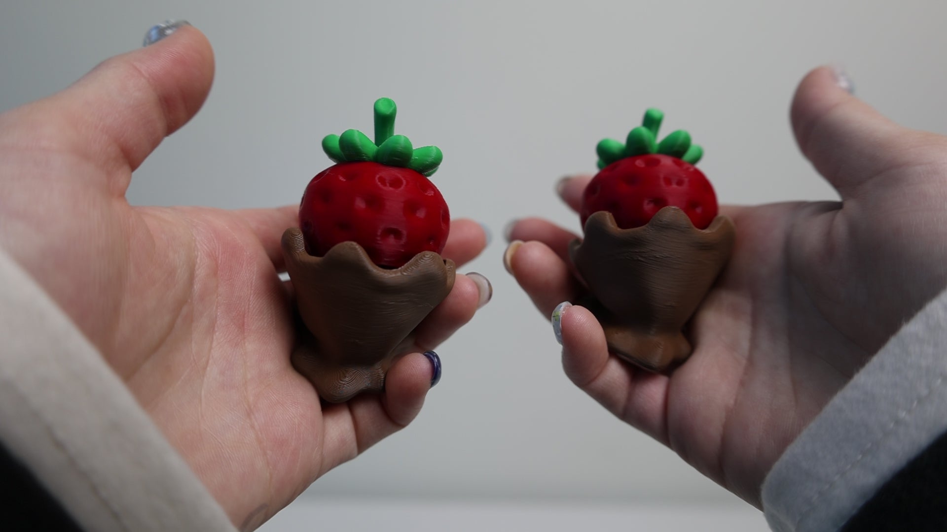 Load video: チョコいちごクリッカー