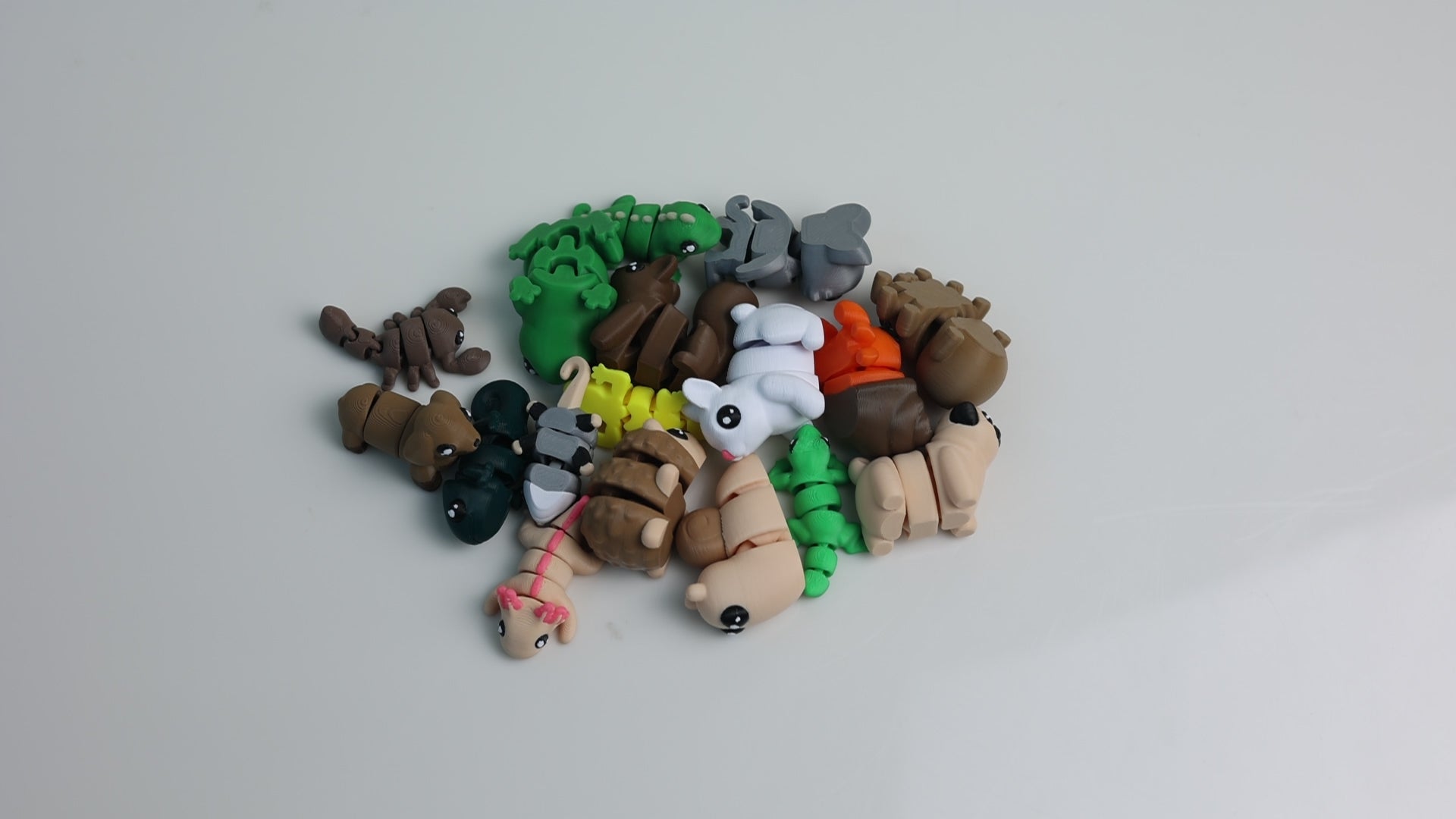 Load video: Pocket Figures Pet Set